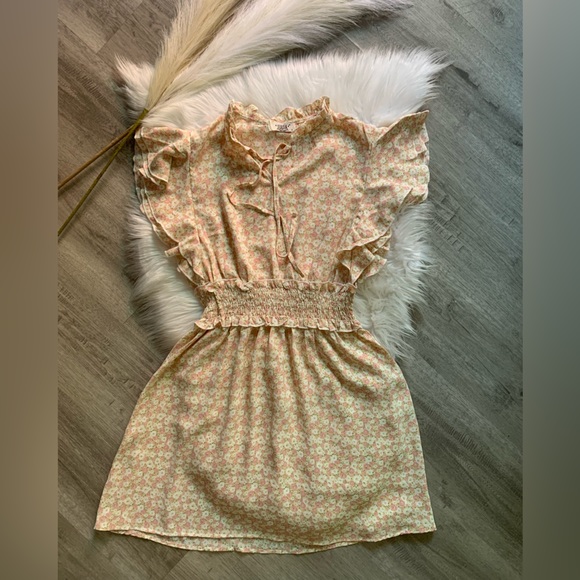 Dresses & Skirts - Floral summer dress
